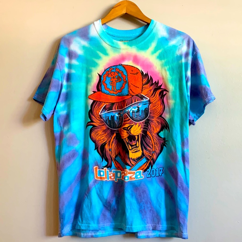 Official Chicago Lollaplooza 2017 merch tshirt